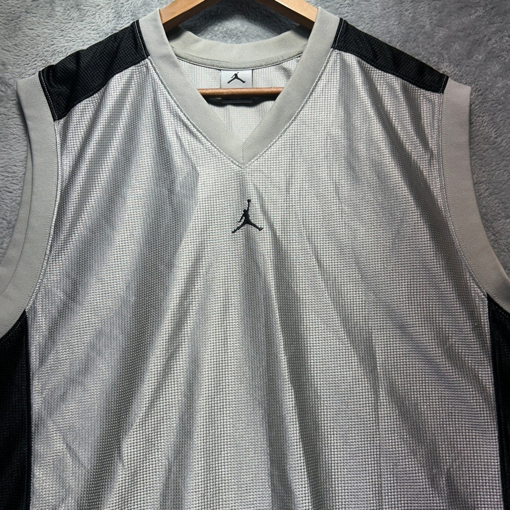 Vintage Jordan Brand Basketball Jersey Mens XL Silver Black Mesh Jumpman V-Neck